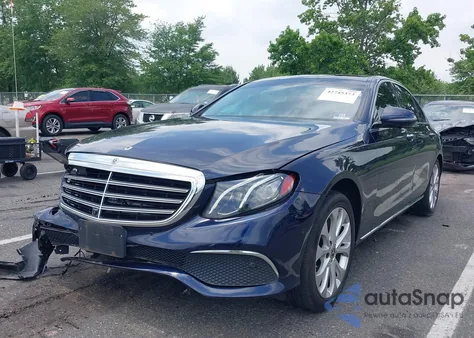 2020 Mercedes-Benz E 350 4Matic z USA, uszkodzony, nr VIN WDDZF8EB1LA733578